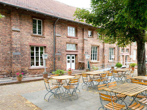 Haus der Solidarität - der Rechtsschutzsaal Bildstock Haus der Solidarität - der Rechtsschutzsaal Bildstock