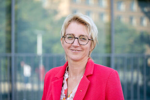 Sabine Engelhardt-Cavelius (ver.di) Portraiaufnahme Sabine Engelhardt-Cavelius