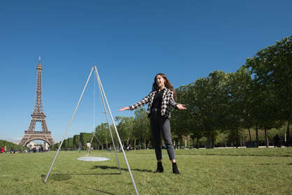 Bild 8 von 12 : Saarländischer Schwenkgrill vorm Eiffelturm - Foto: Holger Kiefer Bild 8 von 12 : Saarländischer Schwenkgrill vorm Eiffelturm - Foto: Holger Kiefer