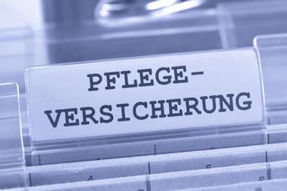 AdobeStock_19713128_pflegeversicherung