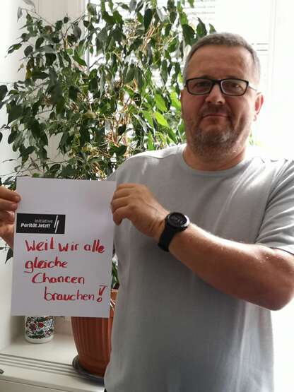 Andreas Dörr von der Arbeitskammer mit seinem Aktionsaufruf.