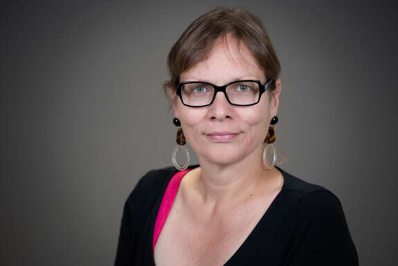 Porträt der Arbeitskammer-Pressesprecherin Dörte Grabbert