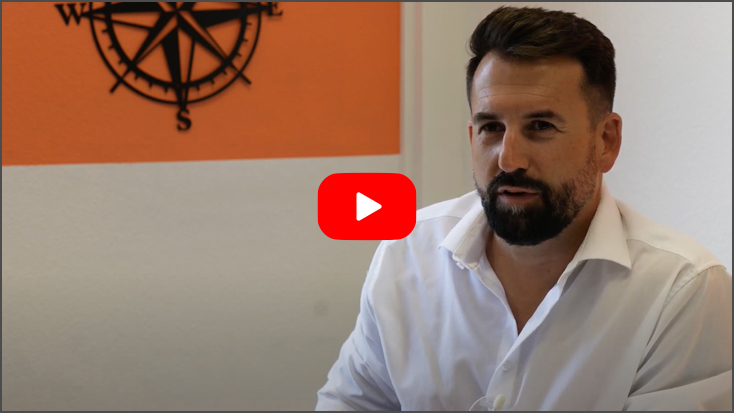 YouTube-Video zum Thema AK-Erstberatungscheck mit Michael Hoffmann Michael Hoffmann während des Interviews.